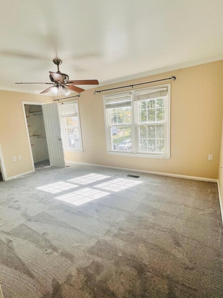 Building Photo - 12036 Stallion Ct