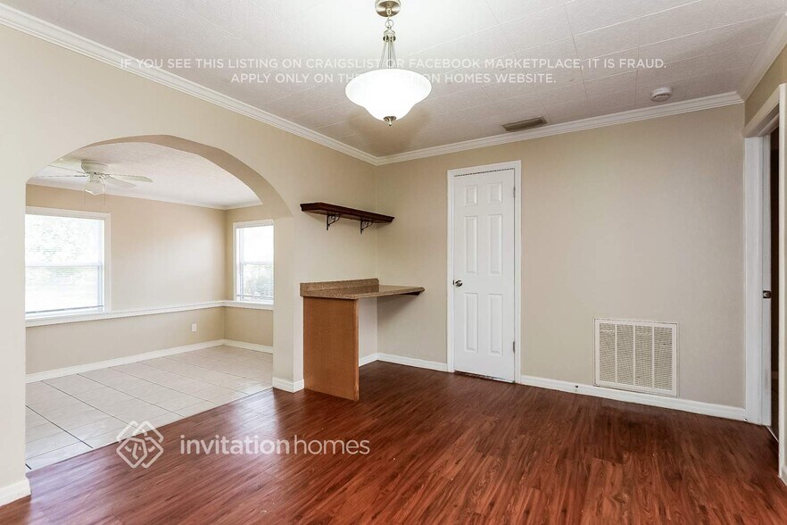 Building Photo - 3207 49th Ave Dr W