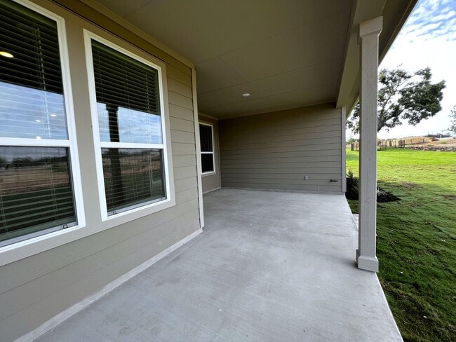 Building Photo - 106 Middle Crk Rd