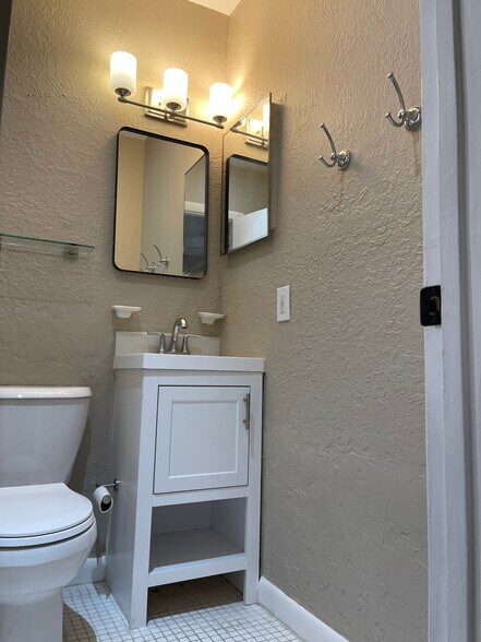 Small bathroom - 186 NW 4th Ave