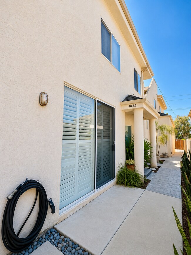 Building Photo - Coastal Living at It's Best! Pacific Beach Townhome with Incredible Rooftop Views!