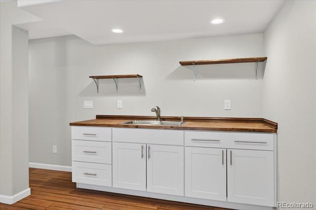 Building Photo - 10543 Laurelglen Cir