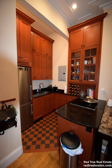 Building Photo - 388 Marlborough St