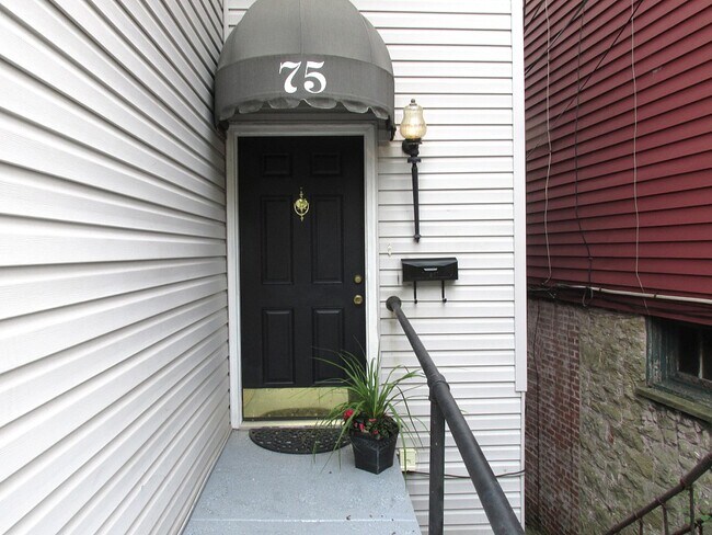 Building Photo - 75 Wyoming St