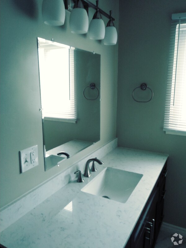 Building Photo - 3716 Carmona Ave