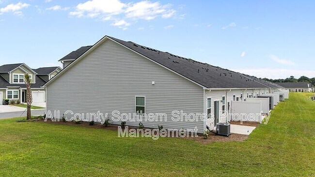 Building Photo - 136 Talladega Dr
