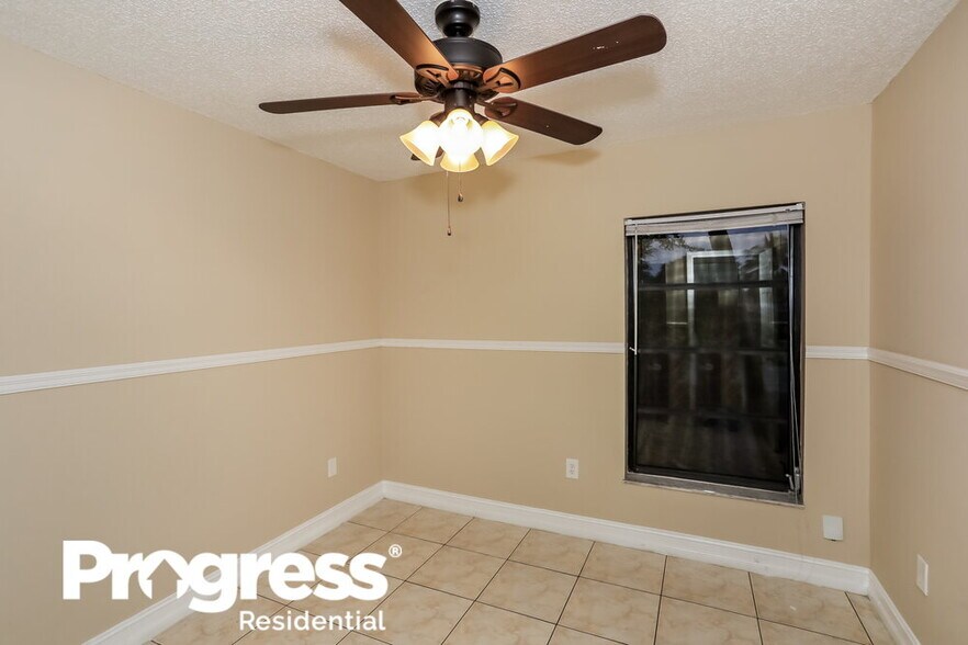 Building Photo - 4205 SW 137th Ct