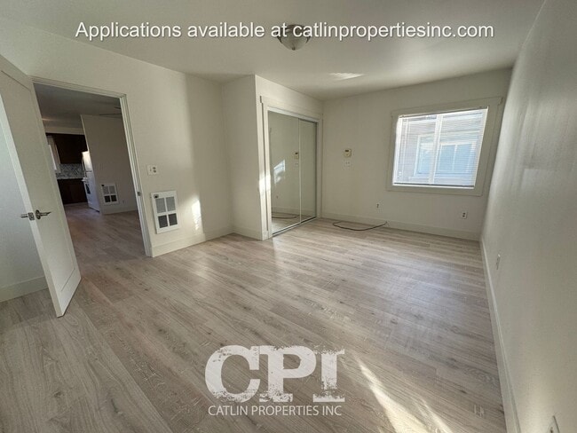 Building Photo - 1106 16th Ave