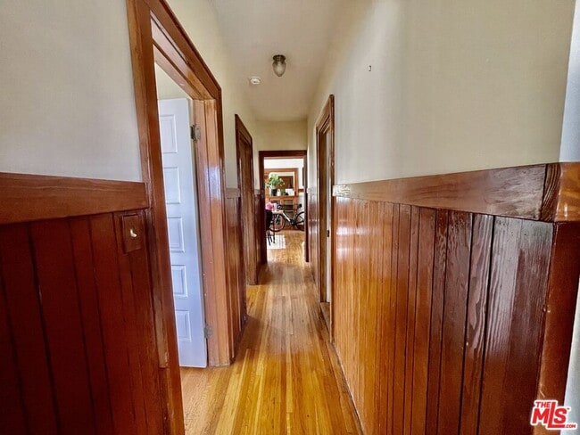 Building Photo - 1412 Calumet Ave