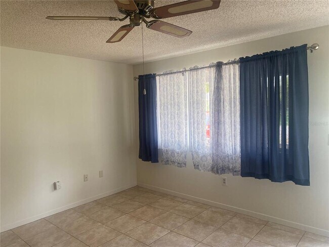 Building Photo - 10951 SW 86th Ct
