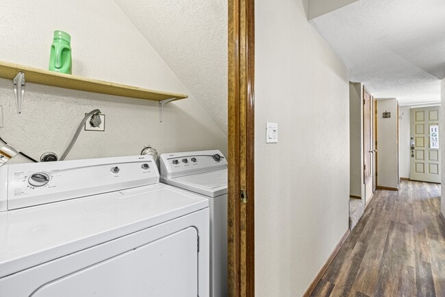 Building Photo - 214 Metz Dr