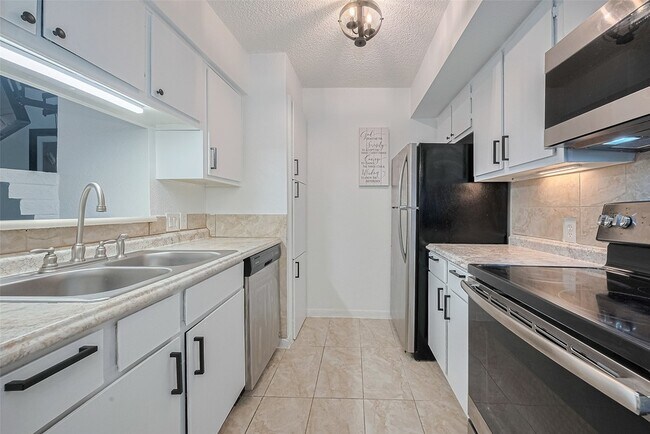 Building Photo - 1505 Ward Rd