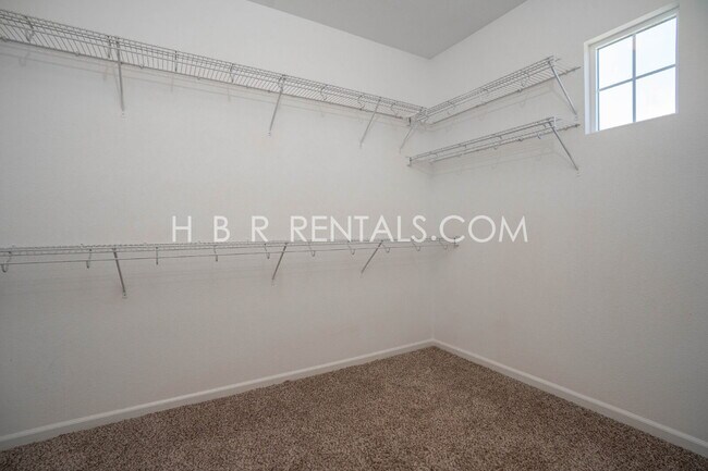 Building Photo - 521 S Altura Ct
