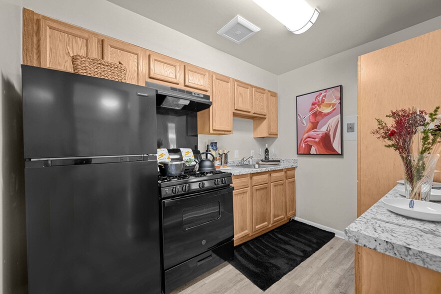 Building Photo - Hilltop Apartments