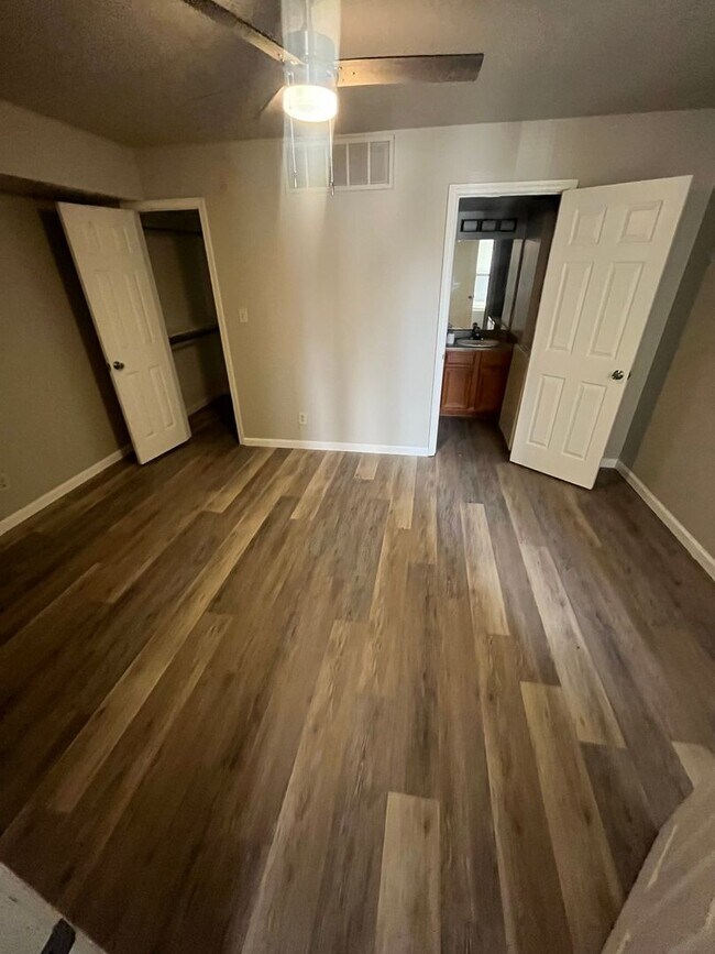 Building Photo - 1 Bedroom condo in the heart of Tulsa