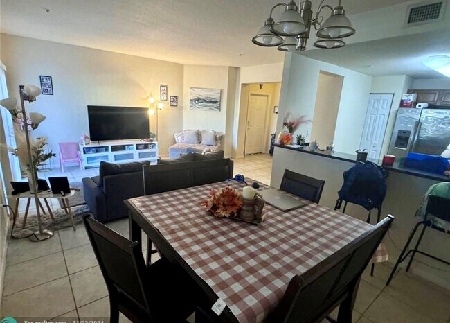 Building Photo - 8650 NW 97th Ave