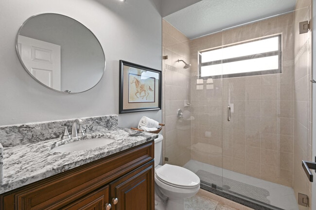 Building Photo - 3251 SW Holly Ln