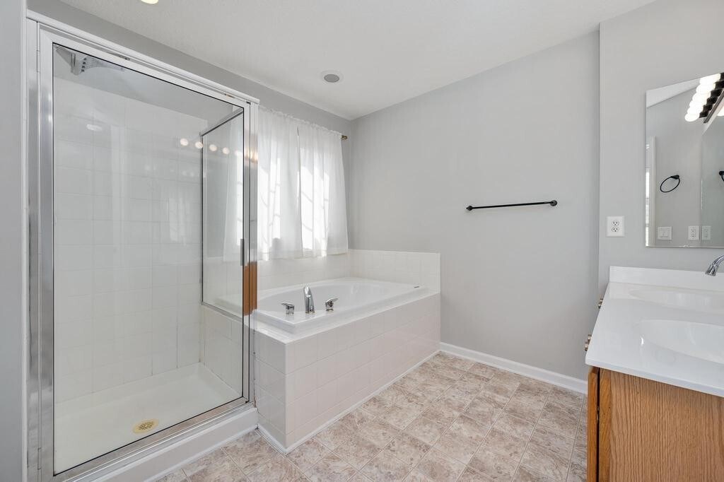 Building Photo - 7333 Althorp Way