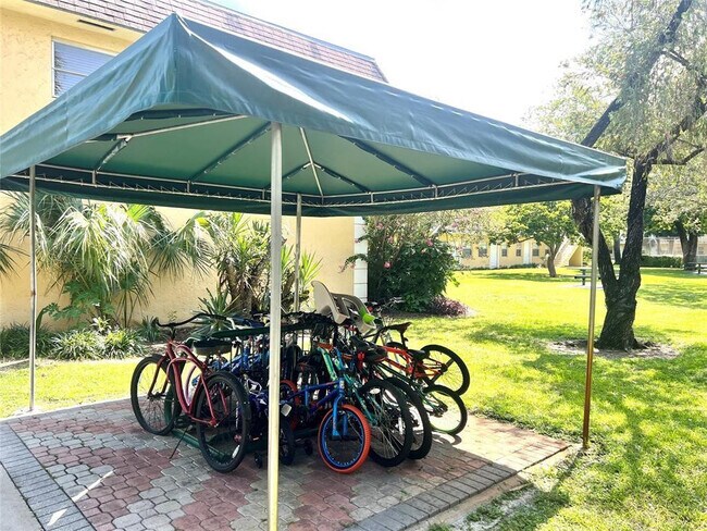 Building Photo - 5186 NE 6th Ave