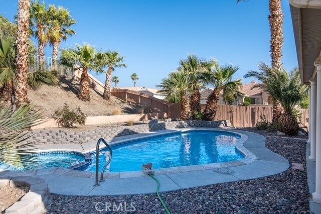 Building Photo - 9574 Vía Real