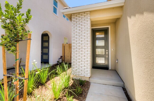 Building Photo - 1498 Vintage Ln