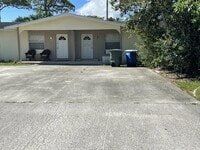 Building Photo - 951 Skylark Dr