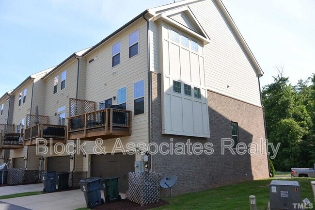 Building Photo - 426 Sawcut Ln