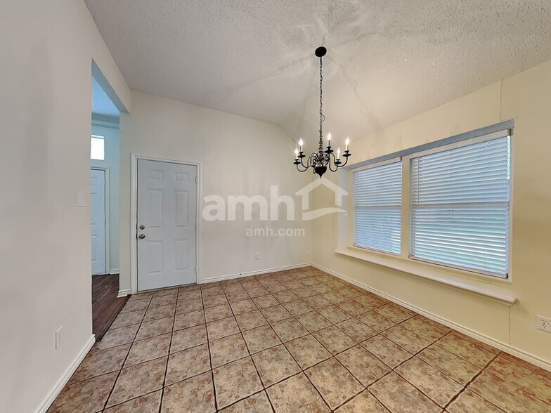 Building Photo - 7124 Holden Dr