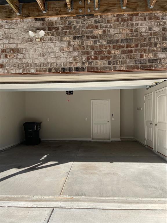 Building Photo - 581 Sunset Park Dr