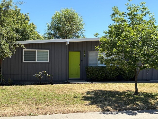 Building Photo - Halfplex in Central Davis