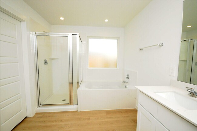 Building Photo - 1410 Island Grove Dr