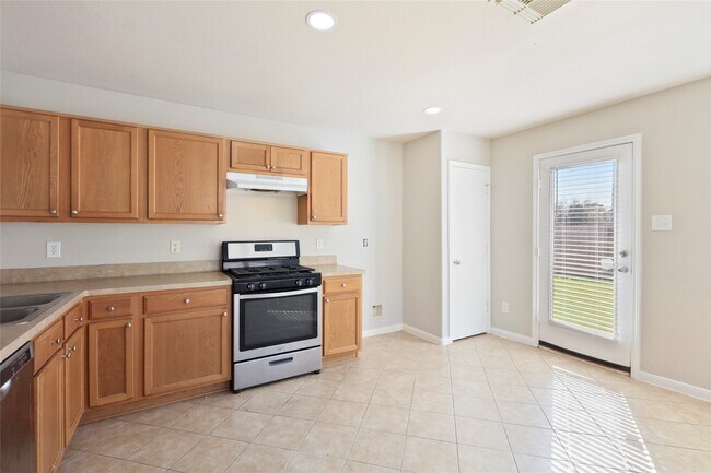 Building Photo - 18323 Fair Grange Ln