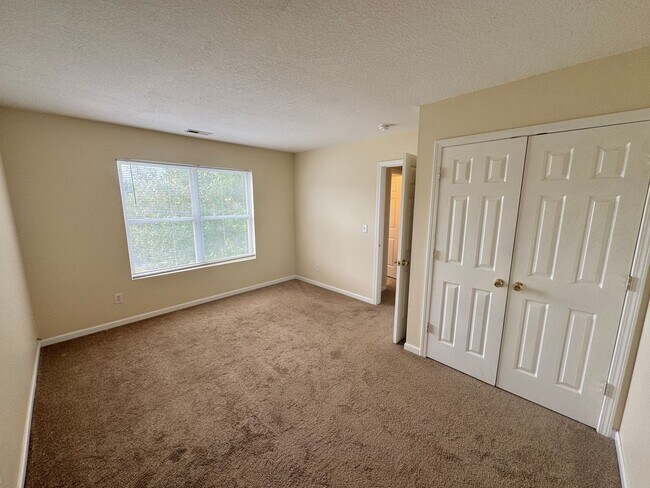 Building Photo - Statesville - 3 Bed / 2.5 Bath + Garage