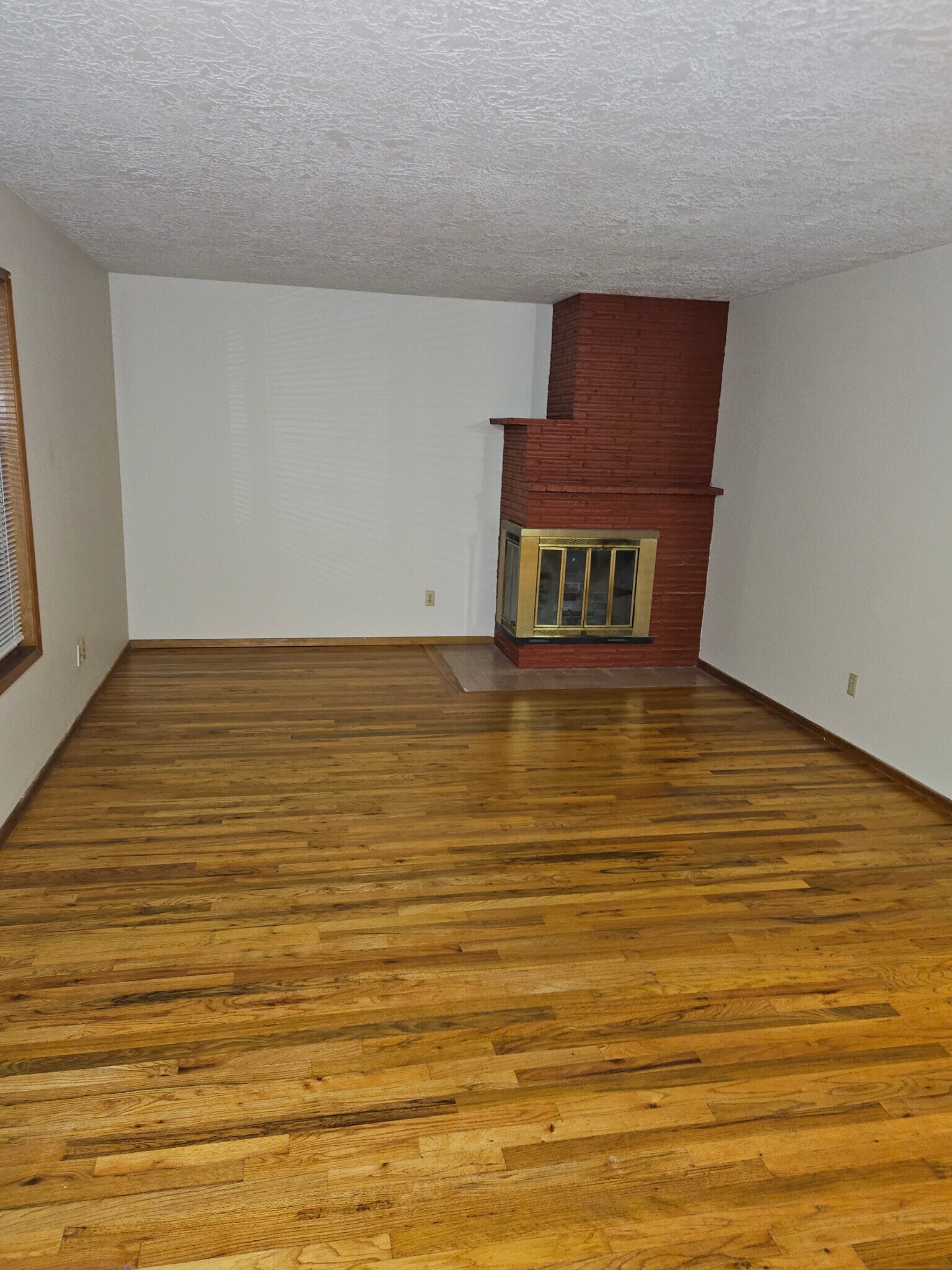 Living room - 6336 SE Cedarcrest Dr