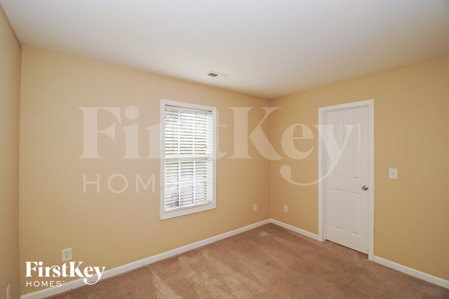 Building Photo - 19004 Long Pond Ln