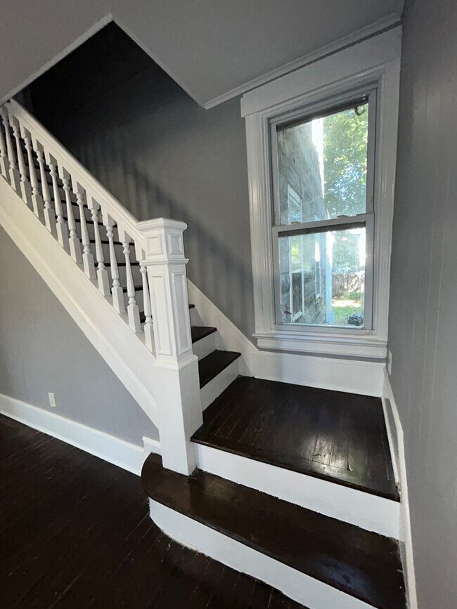 Building Photo - 126 D'Arcy Ave