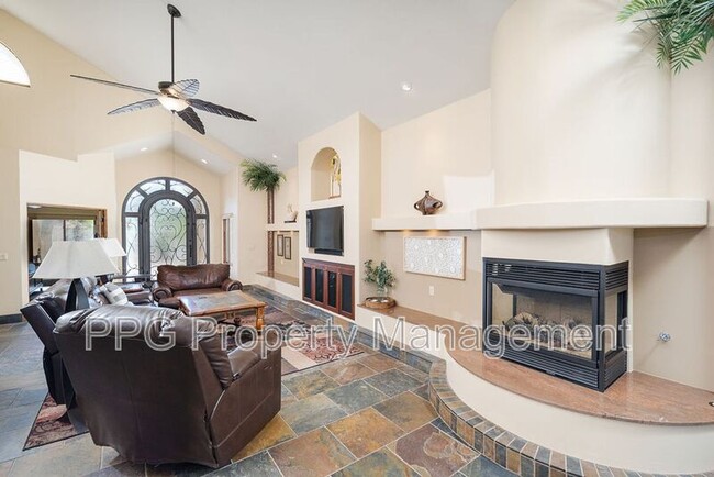 Building Photo - 4725 N Brookview Terrace