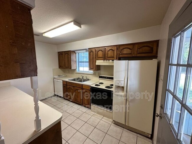 Building Photo - 7185 Retta Mansfield Rd