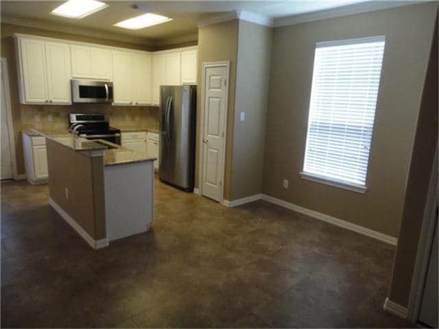 Building Photo - 25254 Finchgrove Ln