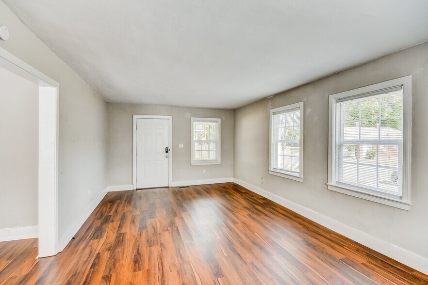 Building Photo - 5204 Ter Q