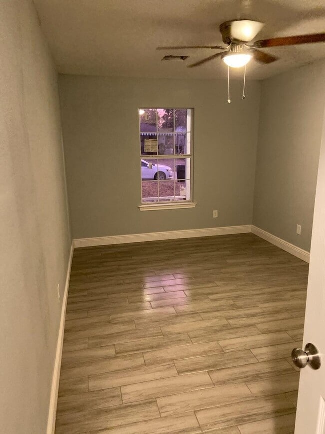 Building Photo - 3031 Groton Dr