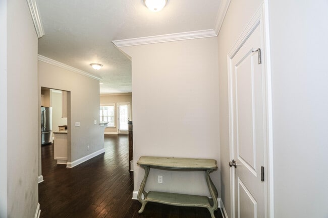 Building Photo - 987 Glenhaven Dr