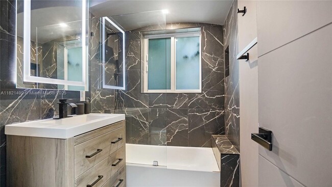 Building Photo - 5650 Pine Tree Dr
