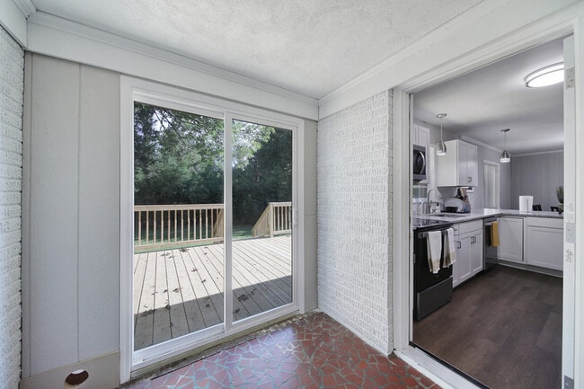 Building Photo - 6215 Robinson Church Rd