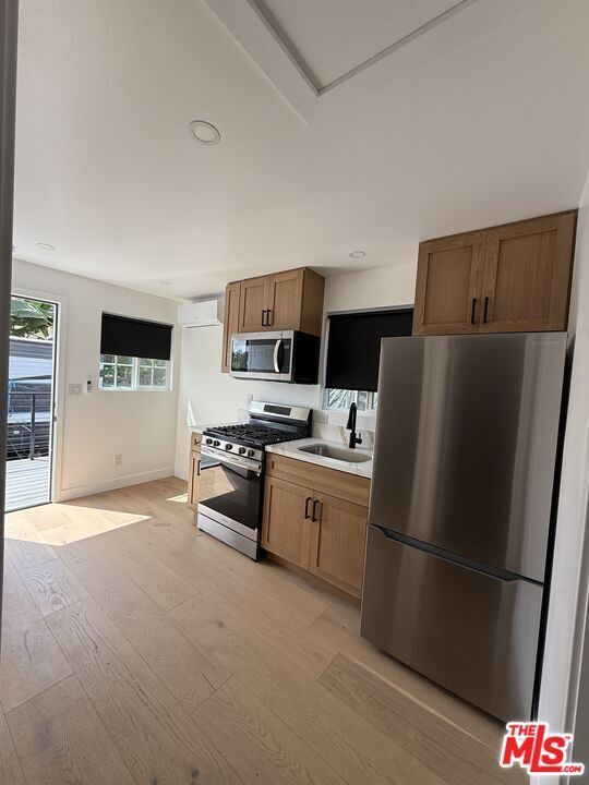 Building Photo - 9506 San Pedro St