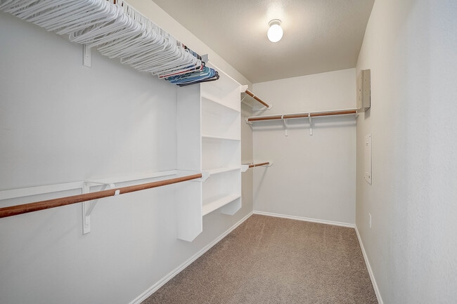 Building Photo - 5800 Silver Screen Dr