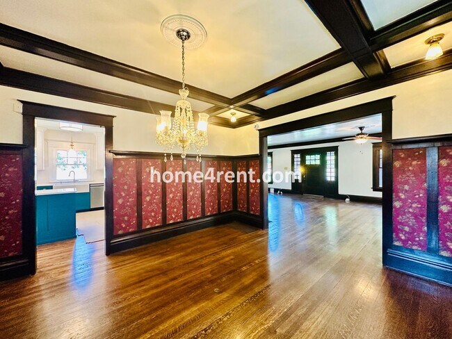 Building Photo - Beautiful, KCMO Home with Historic Charm, Updated Kitchen, Wood Floors and a Fenced Yard!