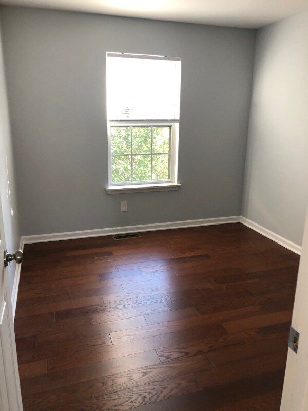 Building Photo - 139 Birdwood Ct