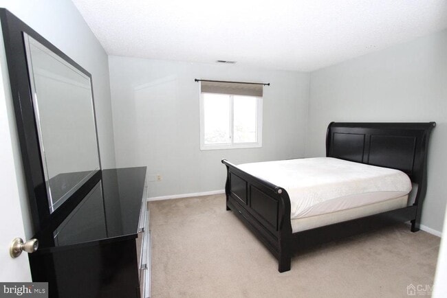 Building Photo - 5015 Ravens Crest Dr