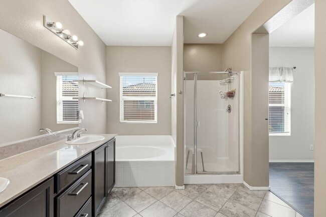 Building Photo - 8123 Mosaic Sunrise Ln